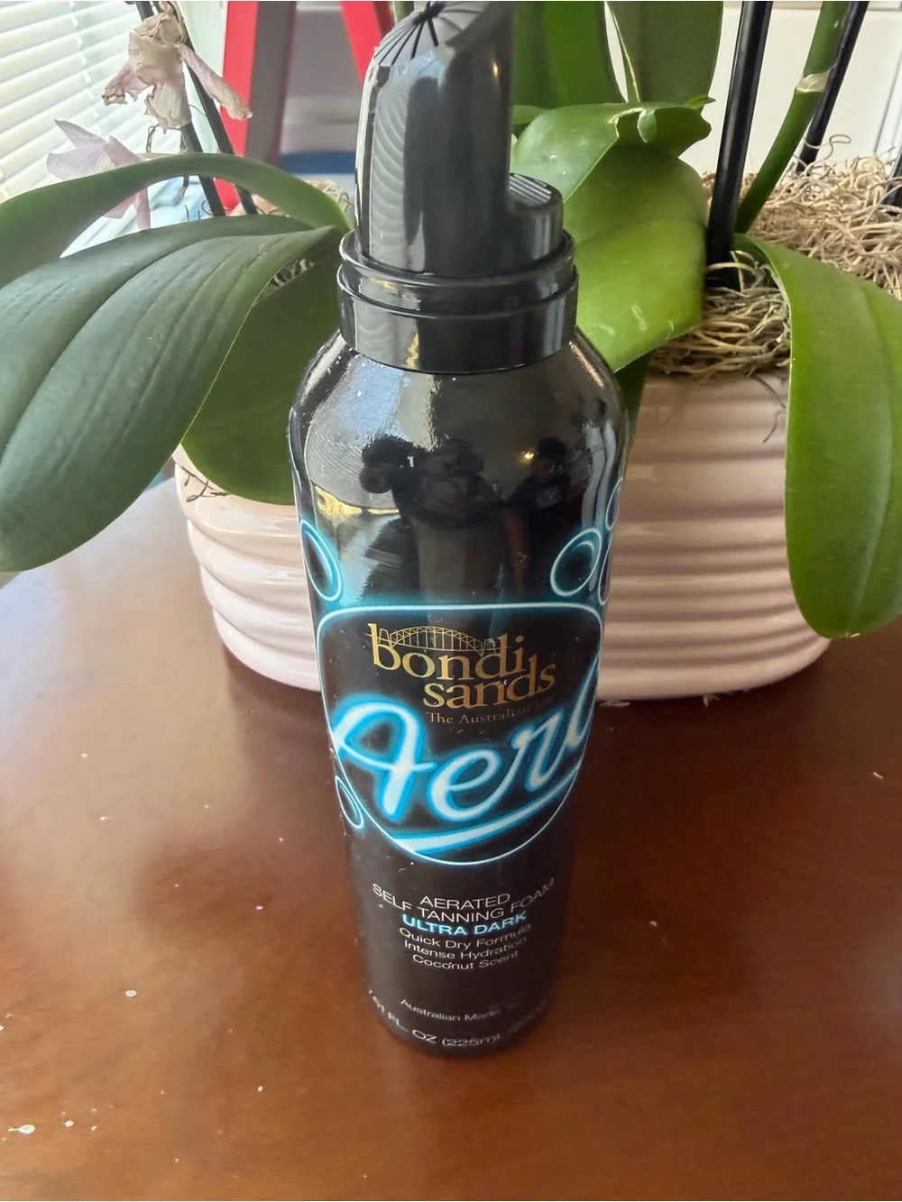 Bondi Sands Aero Self Tanning Foam - Black with Blue Accents